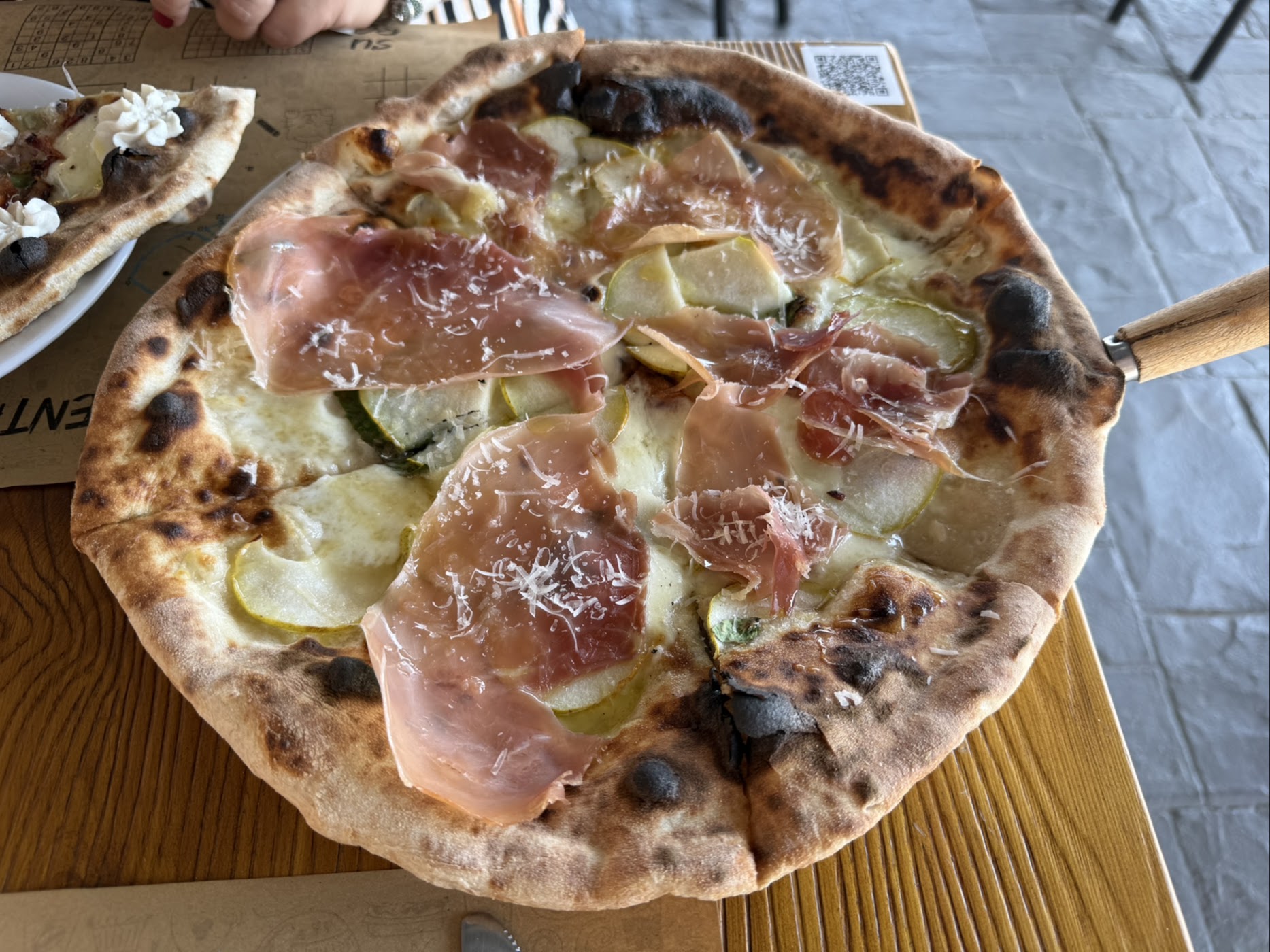 LONTANO
